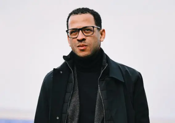Liam Rosenior, técnico del Chelsea: "Un culpable de racismo no debería jugar al fútbol"
