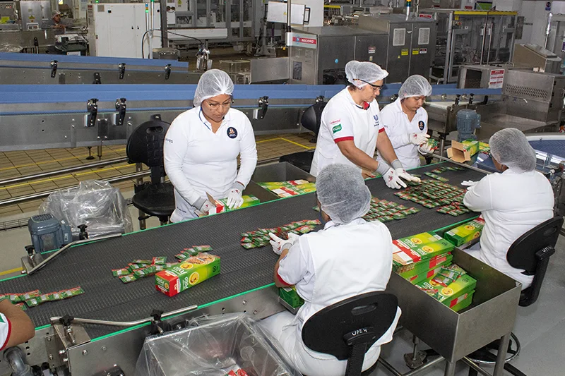 La industria manufacturera crece 4.4 % y alcanza su mejor desempeño en cinco trimestres