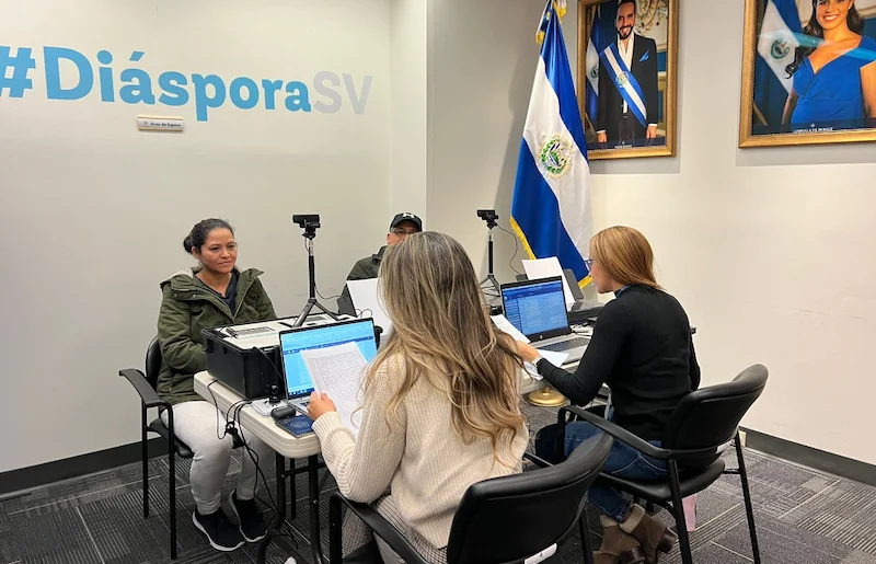Salvadoreños en el exterior tienen más plazo para inscripciones y cambios en el Registro Electoral; en el país, solo para cambio de residencia