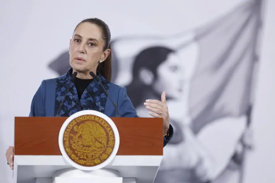 Sheinbaum afirma que playas del golfo de México ya están "limpias" tras derrame de crudo
