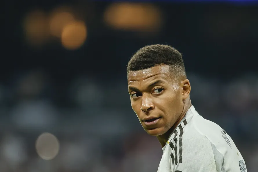 Real Madrid visita al Sevilla en medio de crisis interna