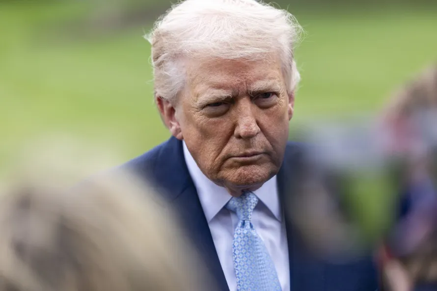Trump pide al Congreso hacer permanente el aumento del etanol en la gasolina por la guerra