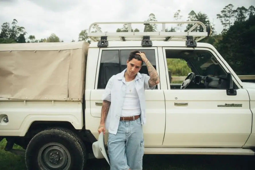 Manuel Turizo y Maluma lanzan "Apambichao", un homenaje al caribe colombiano