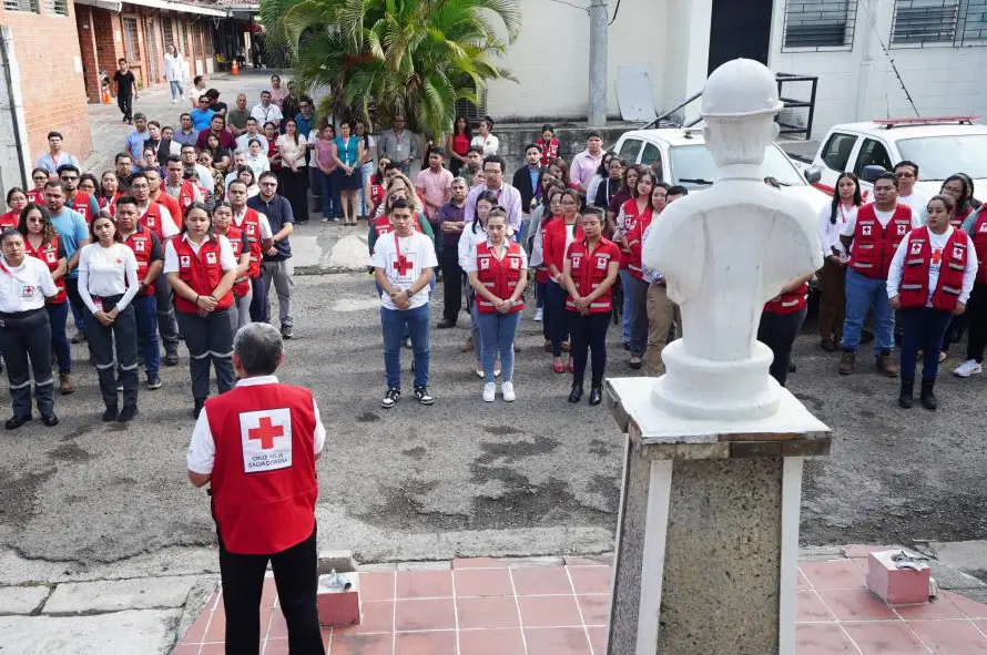 Cruz Roja rinde honores a víctimas de accidente en Santa Cruz Porrillo