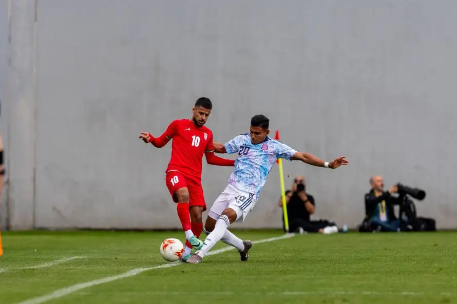 Irán golea 5-0 a Costa Rica con Gianni Infantino como espectador