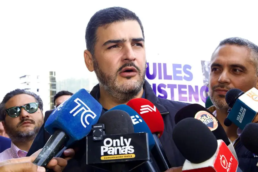 Denuncian el traslado del alcalde de Guayaquil a una cárcel inspirada en el CECOT