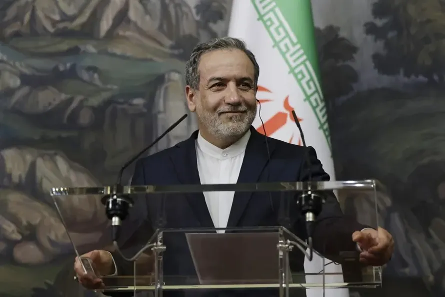 Irán asegura que todo su uranio enriquecido quedó bajo los escombros de los ataques de EEUU el año pasado