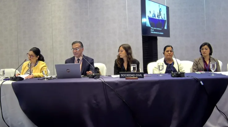 Sobreviviente salvadoreña de violencia sexual en guerra en audiencia con el Estado ante la CIDH