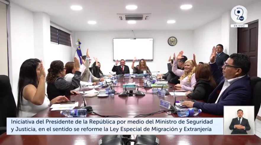 Dictamen: extranjeros con residencia temporal deberán permanecer al menos 90 días cada año en El Salvador