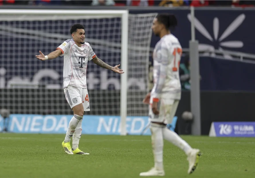 El Bayern salva un empate en un duelo que acabó con dos jugadores menos