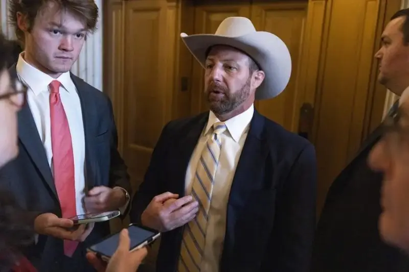 Trump nombra al senador Markwayne Mullin como nuevo jefe de Seguridad Nacional