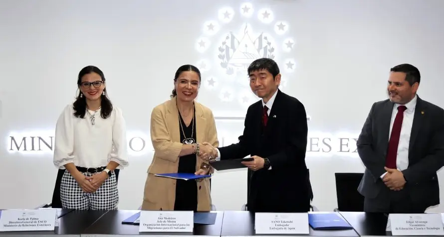 Embajada de Japón y OIM respaldan convenio para la formación de jóvenes retornados