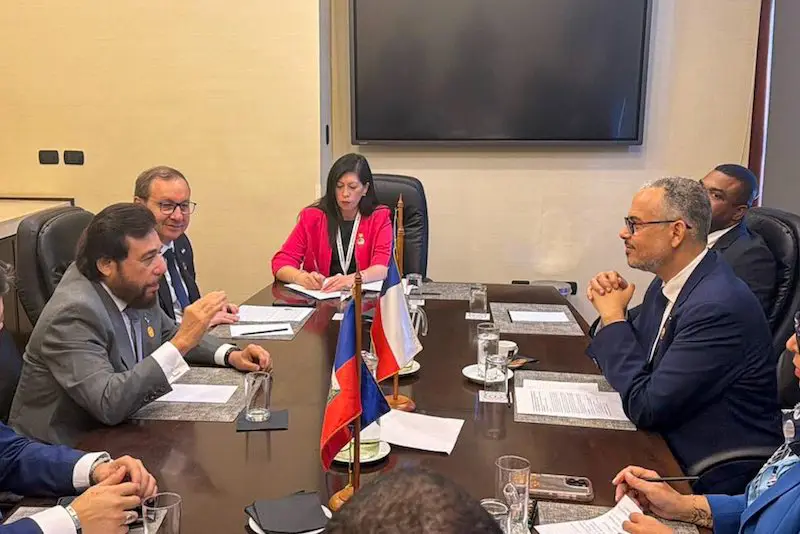 Vicepresidente se reúne con primer ministro de Haití y le señala la importancia de “fortalecer instituciones” y las fuerzas de seguridad
