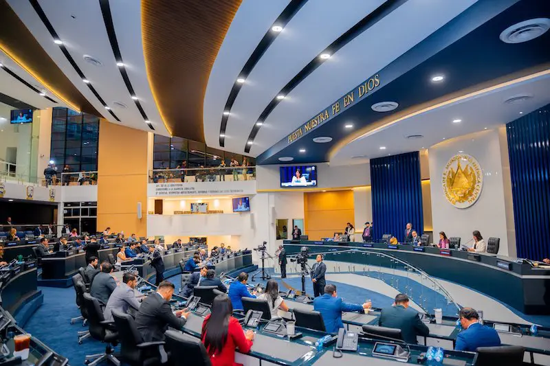 Asamblea reforma seis leyes: pena perpetua aplicaría a condenados desde los 12 años por homicidios, violaciones o pandilleros, incluso cómplices