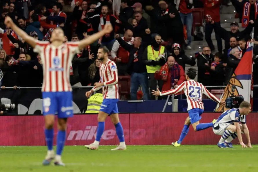 Un cabezazo de Nico González da la victoria al Atlético