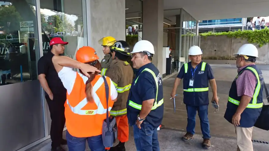 Ministerio de Trabajo anuncia inspección en centro comercial Bambú tras incendio