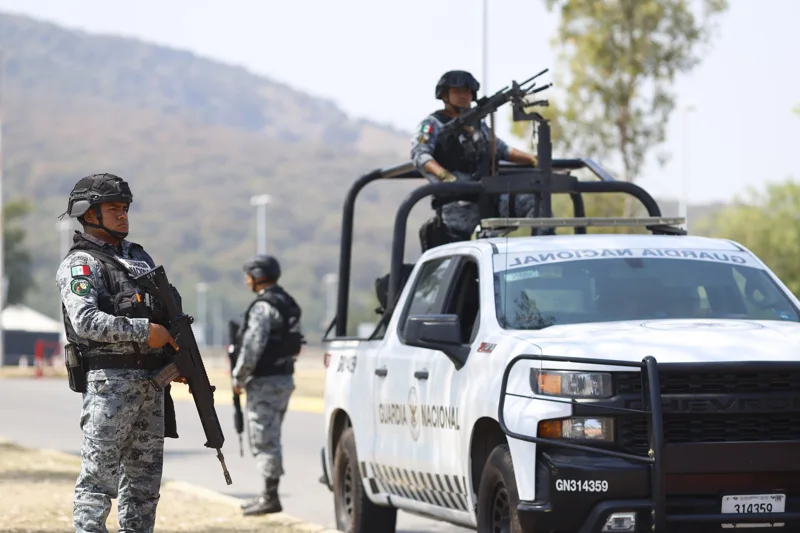 Mueren funcionarios de México y EE.UU. en accidente tras operativo contra laboratorio de narcotráfico