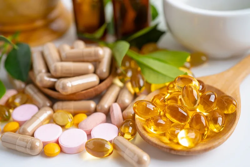 Tomar un suplemento multivitamínico diario podría tener efectos positivos pero limitados
