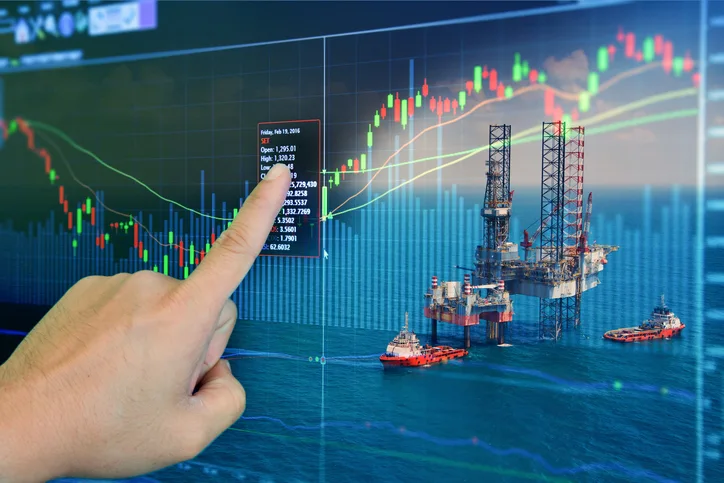 Inventarios globales de petróleo caen a niveles críticos mientras se elevan tensiones entre Irán y EEUU