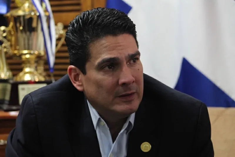 Cámara declara culpable de enriquecimiento ilícito a exalcalde Roberto d’Aubuisson