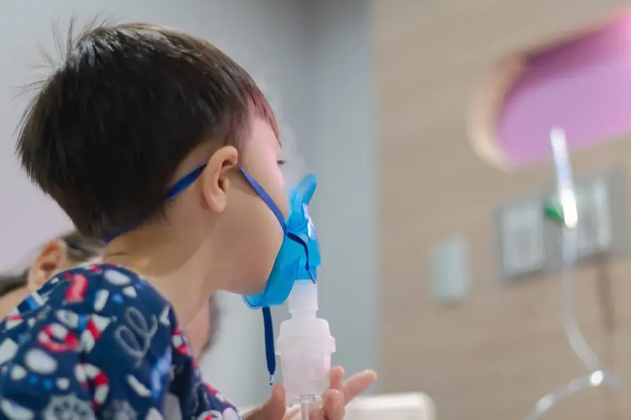 Infecciones respiratorias y neumonías llevan un mes de incrementos