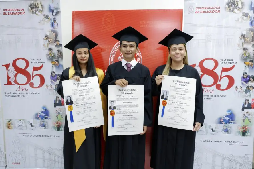 La UES graduó a sus primeros Ingenieros Geólogos
