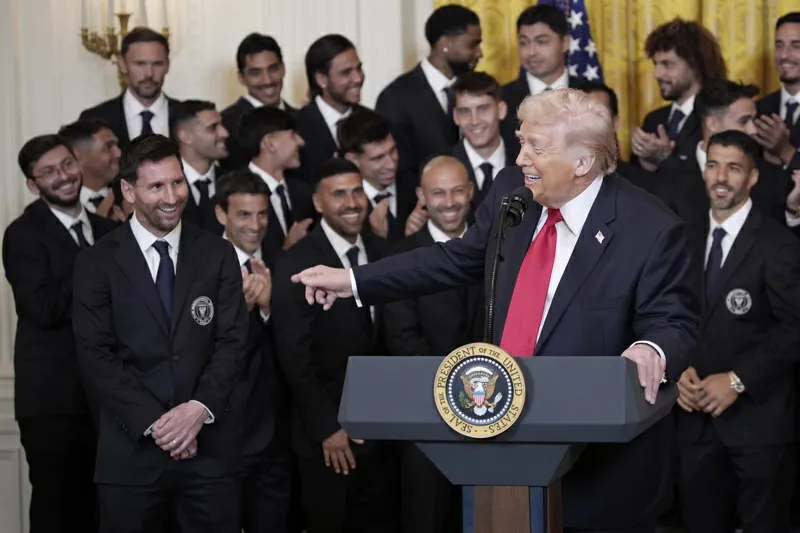 Trump: ¿Quién es mejor, Pelé o Messi? Yo creo que Messi"