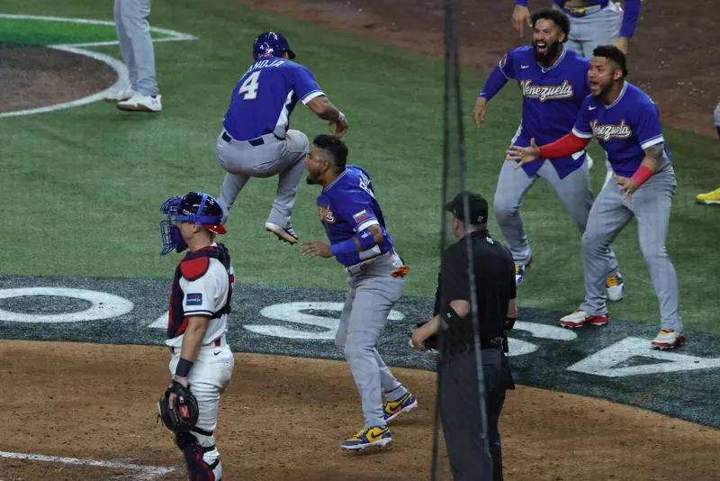 Venezuela vence a EE.UU. y gana el Clásico Mundial de Béisbol