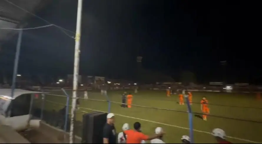 Firpo-Águila se suspende por doble apagón en el estadio Sergio Torres Rivera