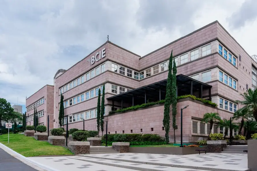BCIE anuncia que reducirá tasas de interés para préstamos públicos