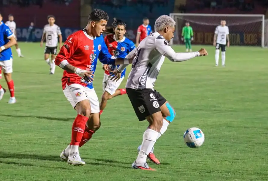 FAS golea 4-0 a Hércules y mantiene el liderato del Clausura 2026