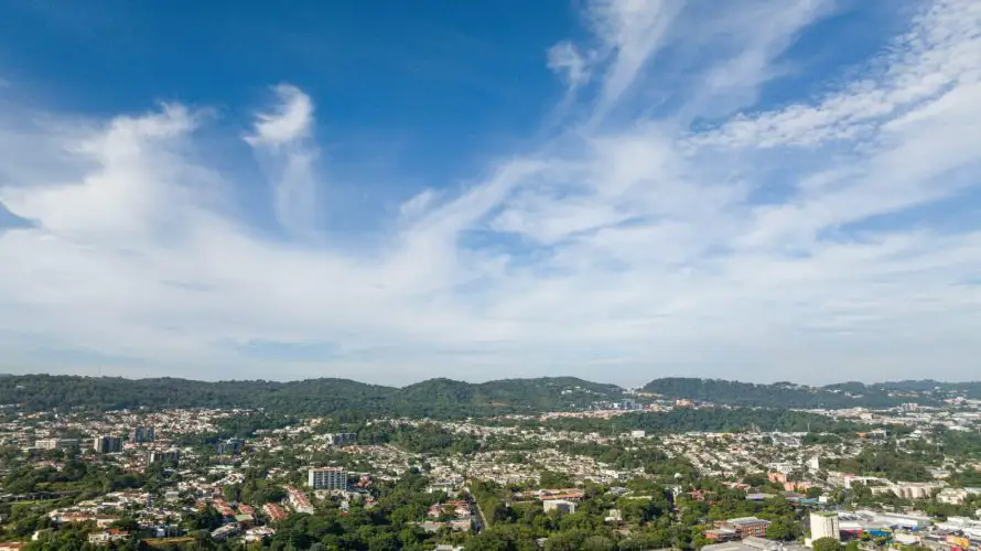 Vientos nortes y calor de hasta 38 grados marcarán el clima este domingo