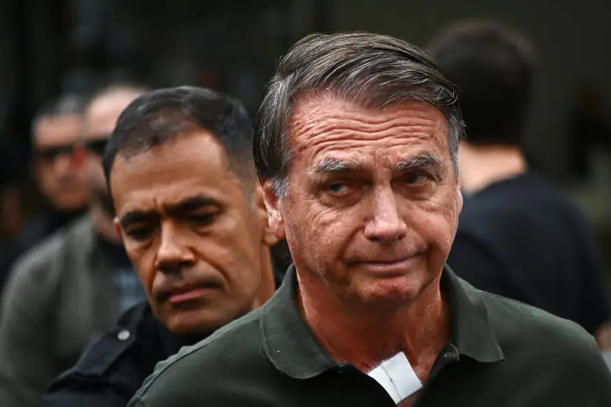 El estado de salud de Jair Bolsonaro mejora, pero todavía no hay previsión de alta médica
