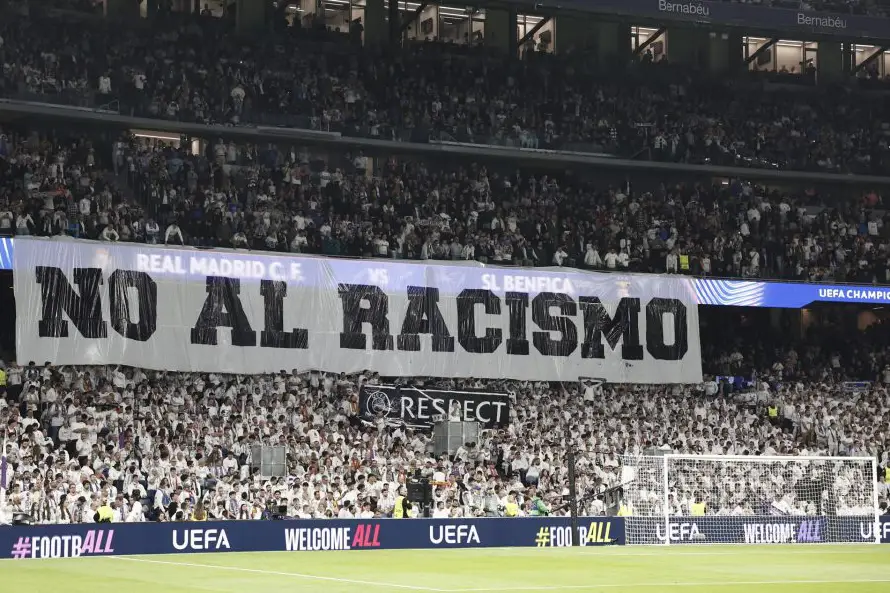 UEFA multa al Real Madrid y le advierte de cierre por actitud de público ante Benfica en el Bernabéu