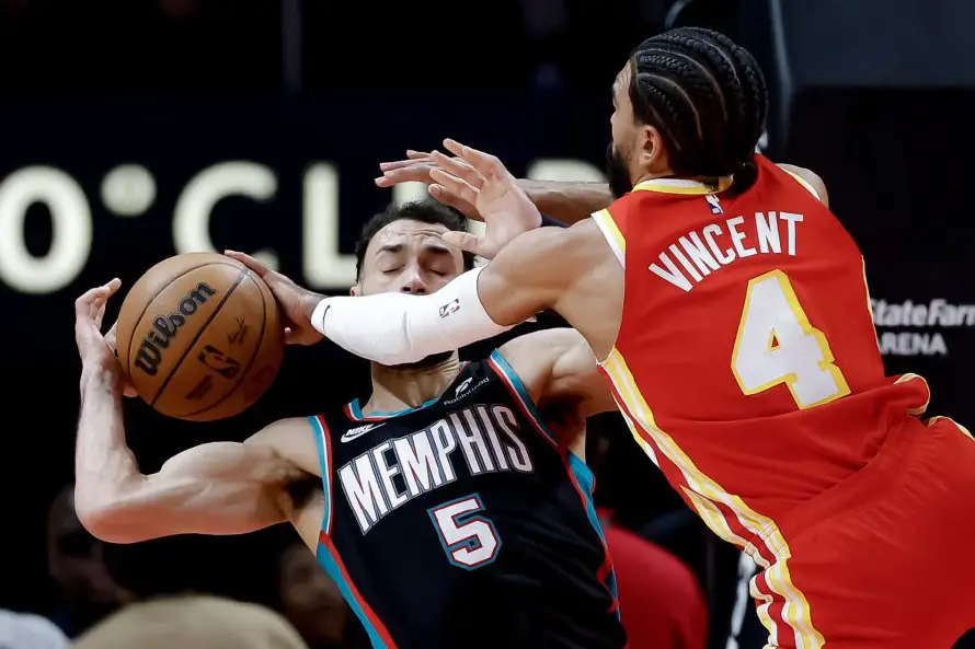 NBA: Spurs acechan a Oklahoma; Lakers y Houston sufren derrotas