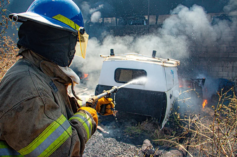 Bomberos sofocan al menos siete incendios en distintos puntos del país en dos días