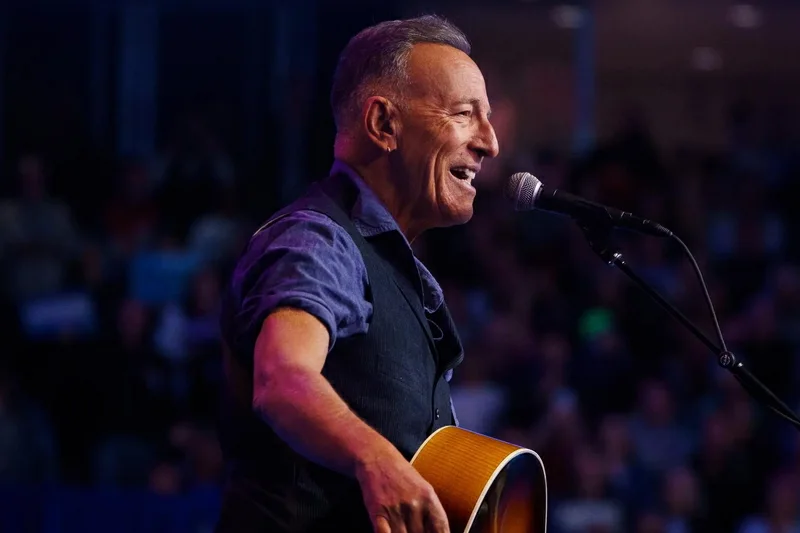 Springsteen: "las tropas federales trajeron muerte y terror a las calles de Mineápolis"