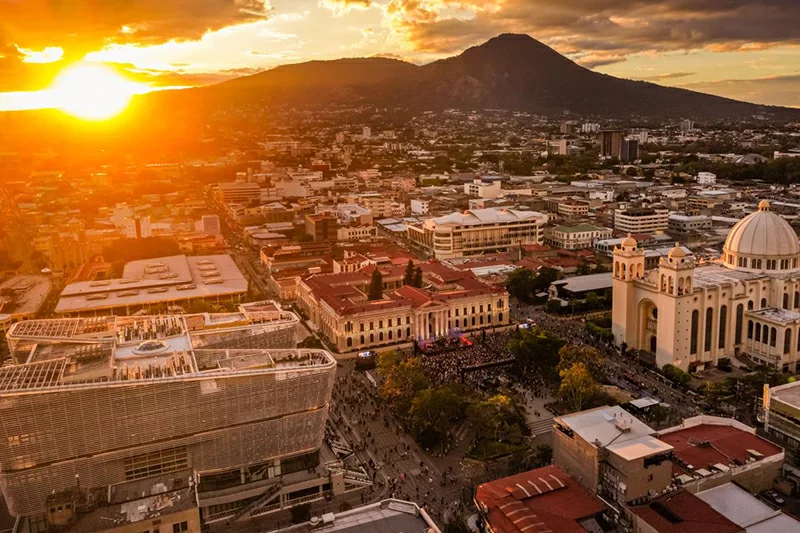 BCR prevé que la economía salvadoreña crezca entre 3 % y 3.5 % en 2026