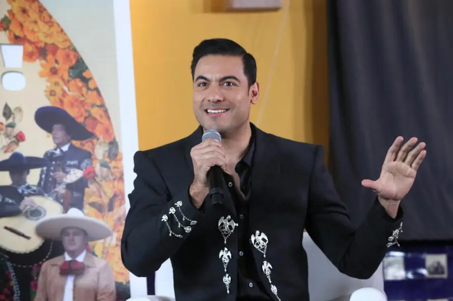 Carlos Rivera quiere mostrar lo bello de su país con el álbum "Vida México"