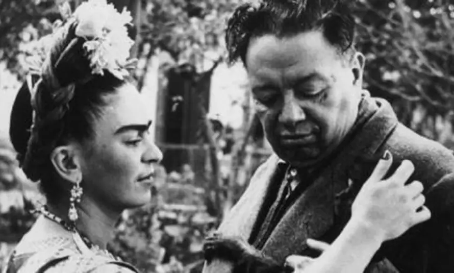 Casa de Frida Kahlo figura en exposición parisina por 200 años de la fotografía