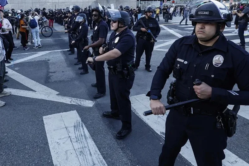 Más de 80 detenidos en protestas contra Trump en Los Ángeles, Denver, Portland y Dallas
