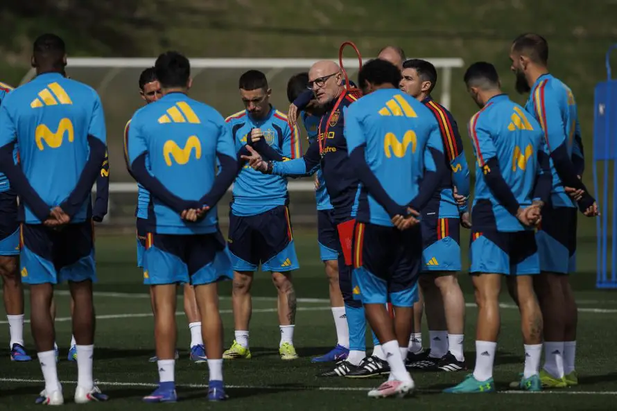 España se mide a Serbia con Rodri, Yamal y Pedri como figuras