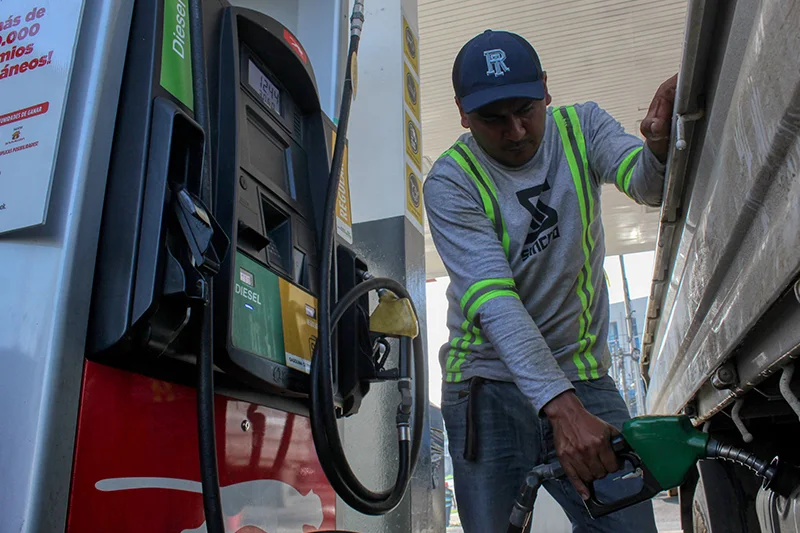 Trafigura y Tether impulsan pagos con criptomonedas en gasolineras de El Salvador