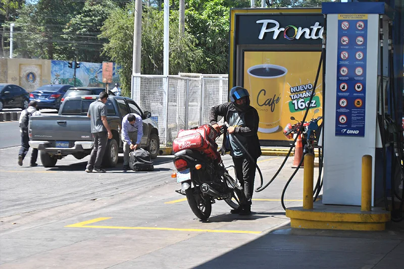 La inflación del transporte alcanza su nivel más alto desde 2022 por alzas en combustibles