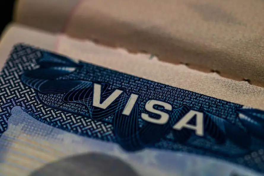 EE.UU. impone fianza de 15,000 dólares para visas de turismo a 12 países, como Nicaragua