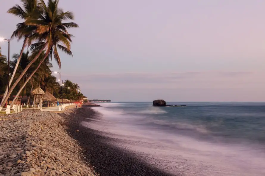 Medio Ambiente advierte oleaje de hasta 1.1 metros y ráfagas de 70 km/h en el litoral salvadoreño
