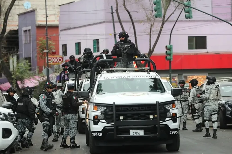 Jalisco intenta regresar a la normalidad entre miedo y presencia militar en sus calles