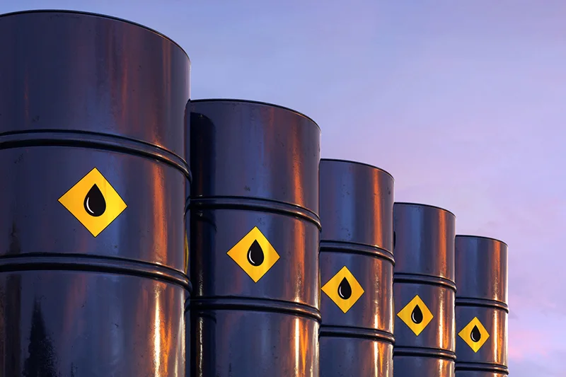 El petróleo WTI se acerca nuevamente a los $100 tras ataques en Ormuz