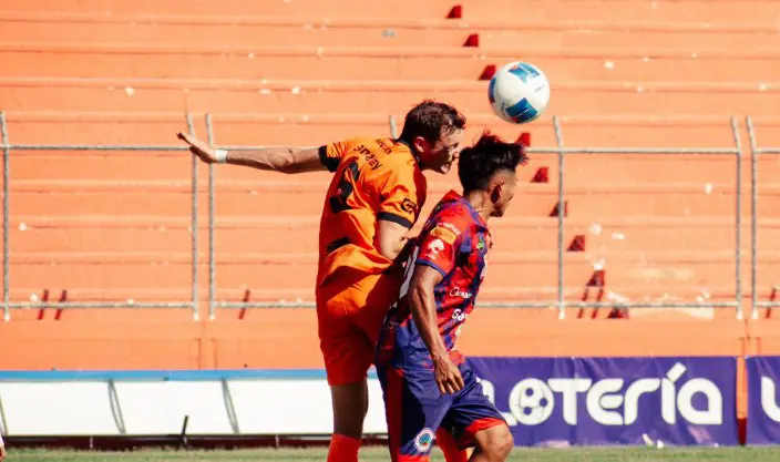 Águila y Cacahuatique firman empate 1-1 en duelo cerrado de la jornada 10