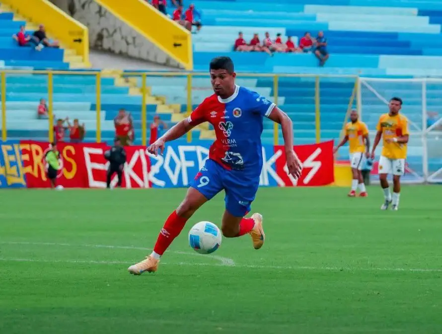 FAS vence 3-2 a Platense en un duelo lleno de goles y seguirá líder del Clausura 2026